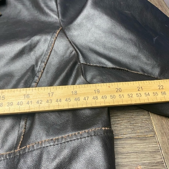 Mountain Lake Faux Leather Jacket Sz L Black with distressed Brown Trimmings - Picture 5 of 6